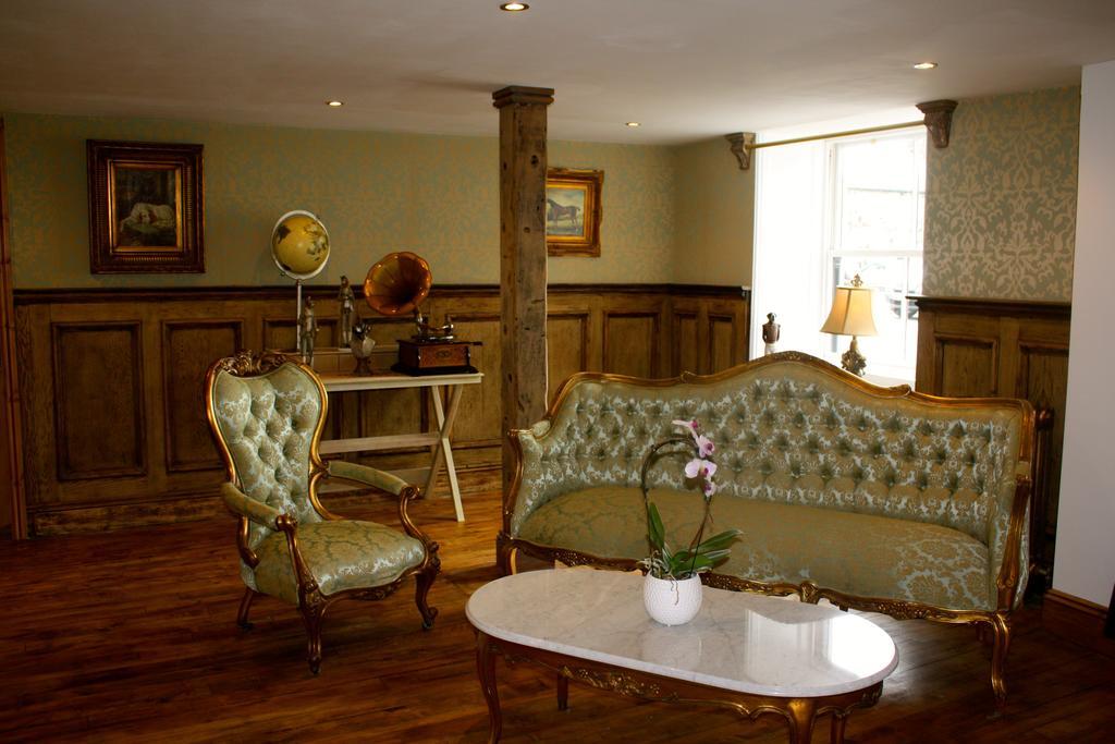 The Golden Fleece Inn Porthmadog Extérieur photo